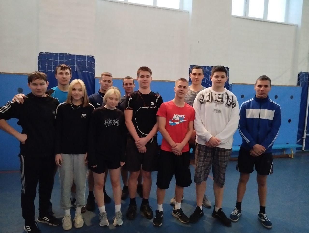Спорт объеденяет.